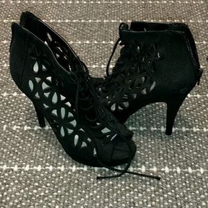 Lace style platform heels